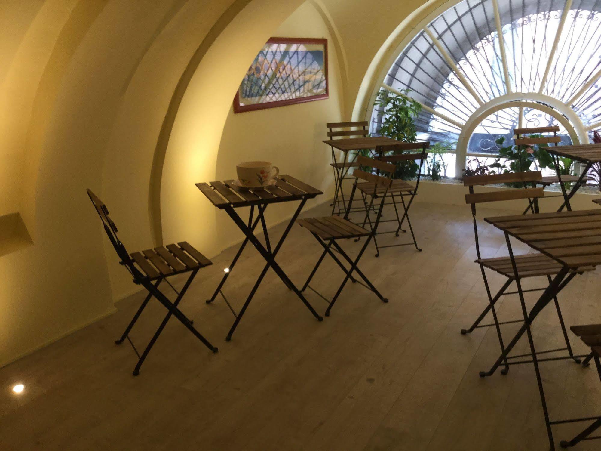 Tres Chic Turin